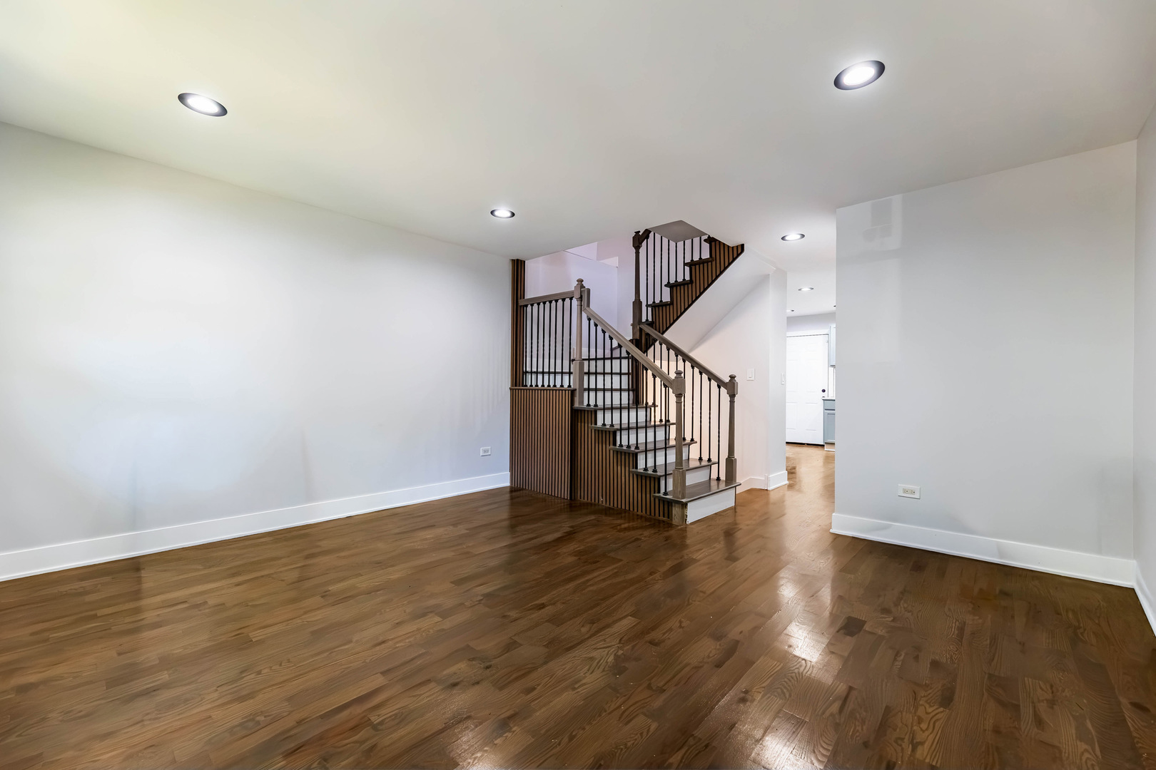 7116 S University Avenue Property Photo 5