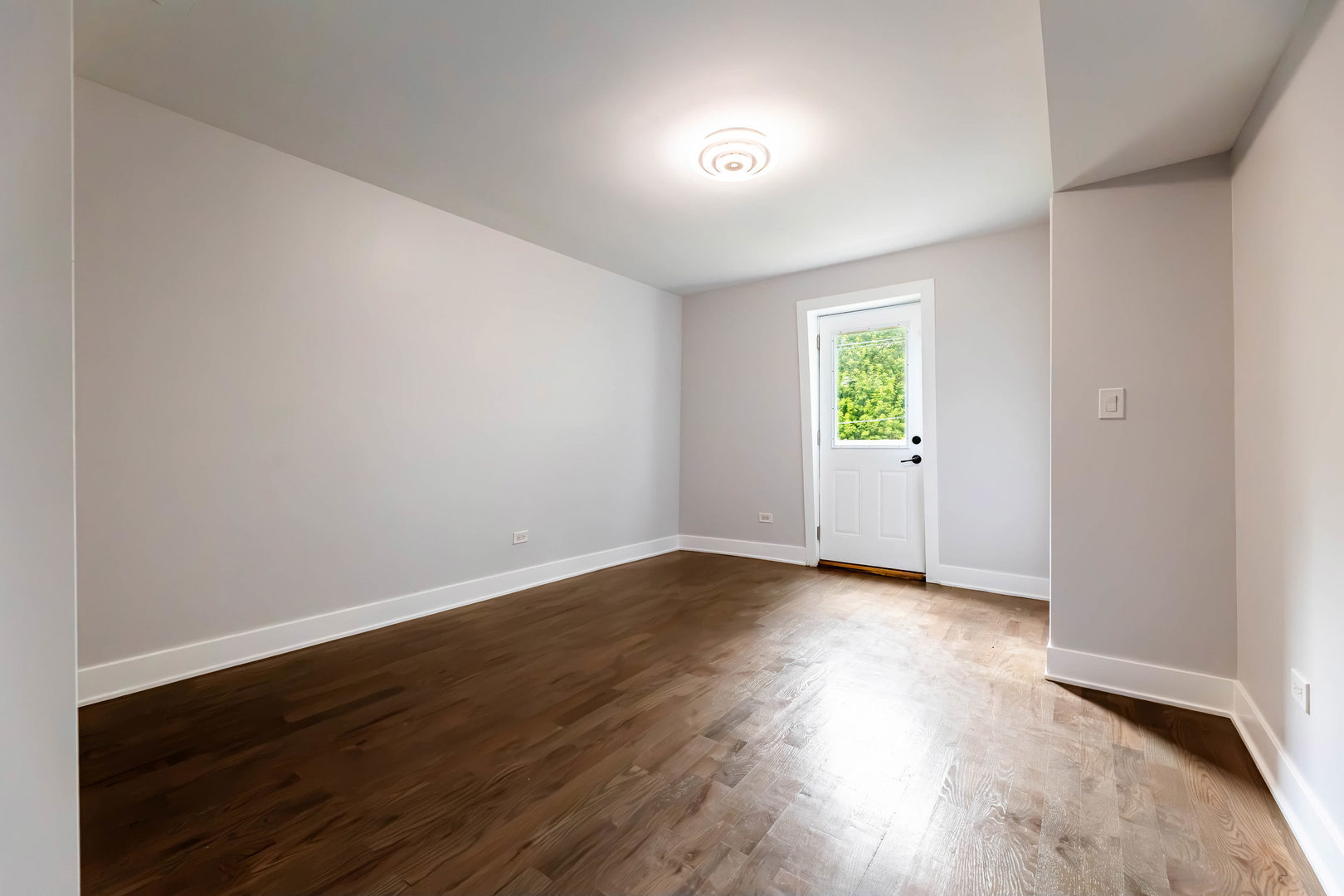 7116 S University Avenue Property Photo 16