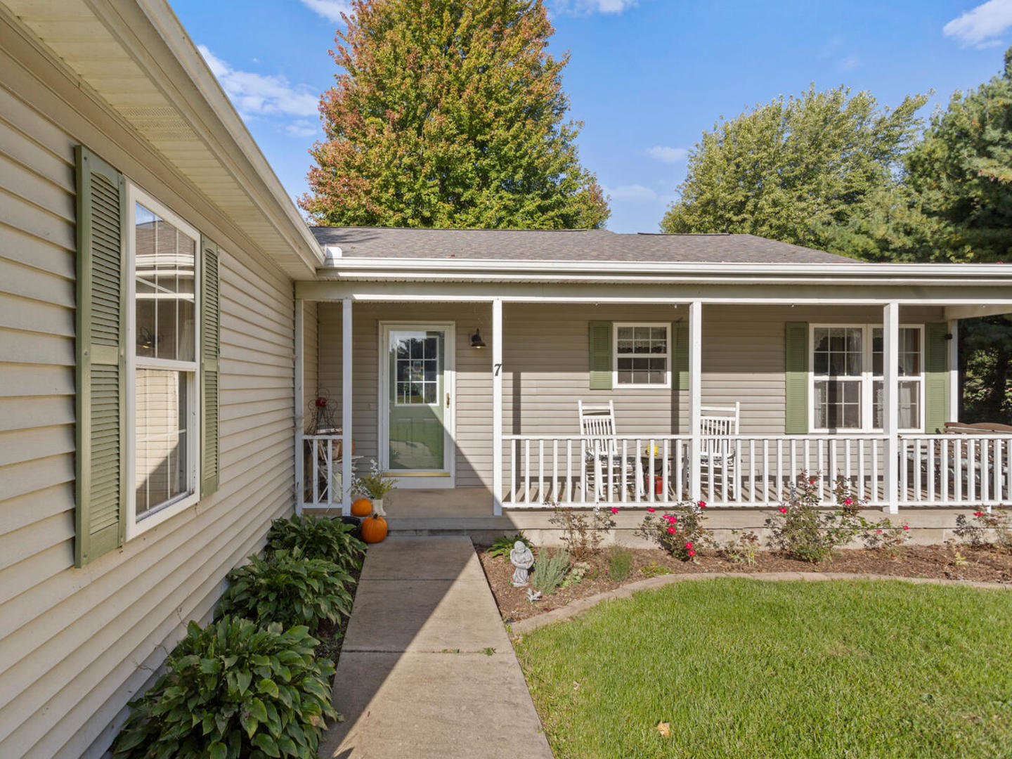 7 Sand Lake Court Property Photo 4