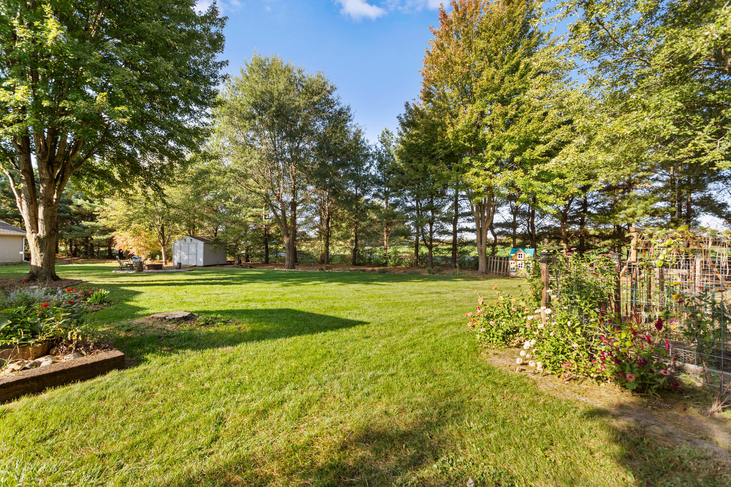 7 Sand Lake Court Property Photo 31