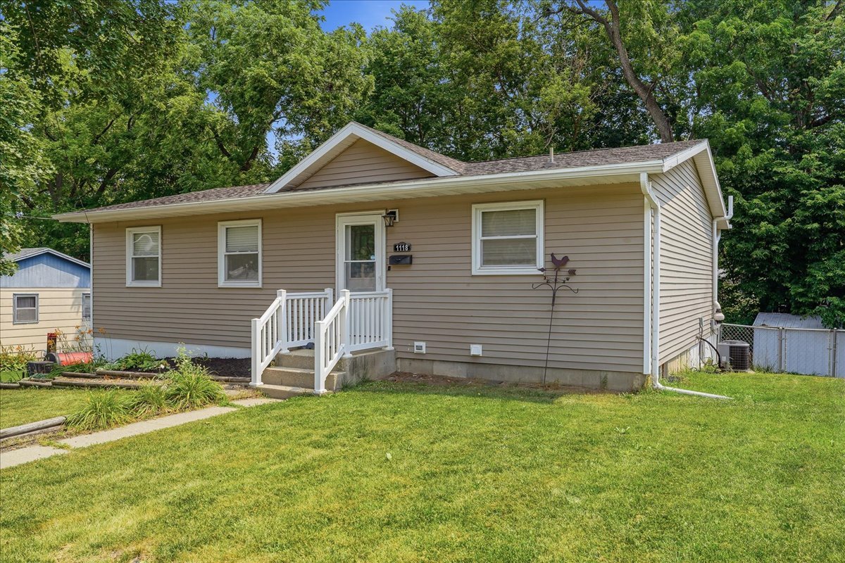 1118 Elm Place Property Photo 1