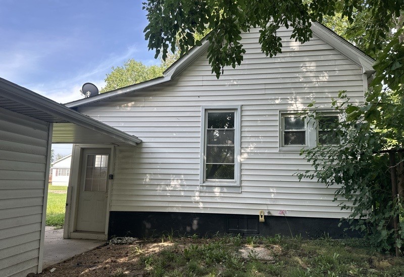 706 N Victor Street Property Photo 6