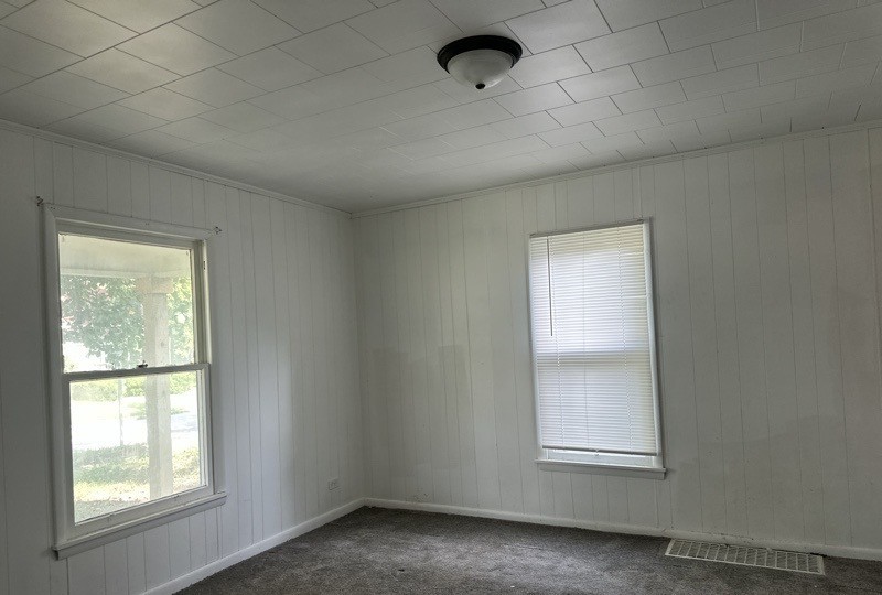 706 N Victor Street Property Photo 12