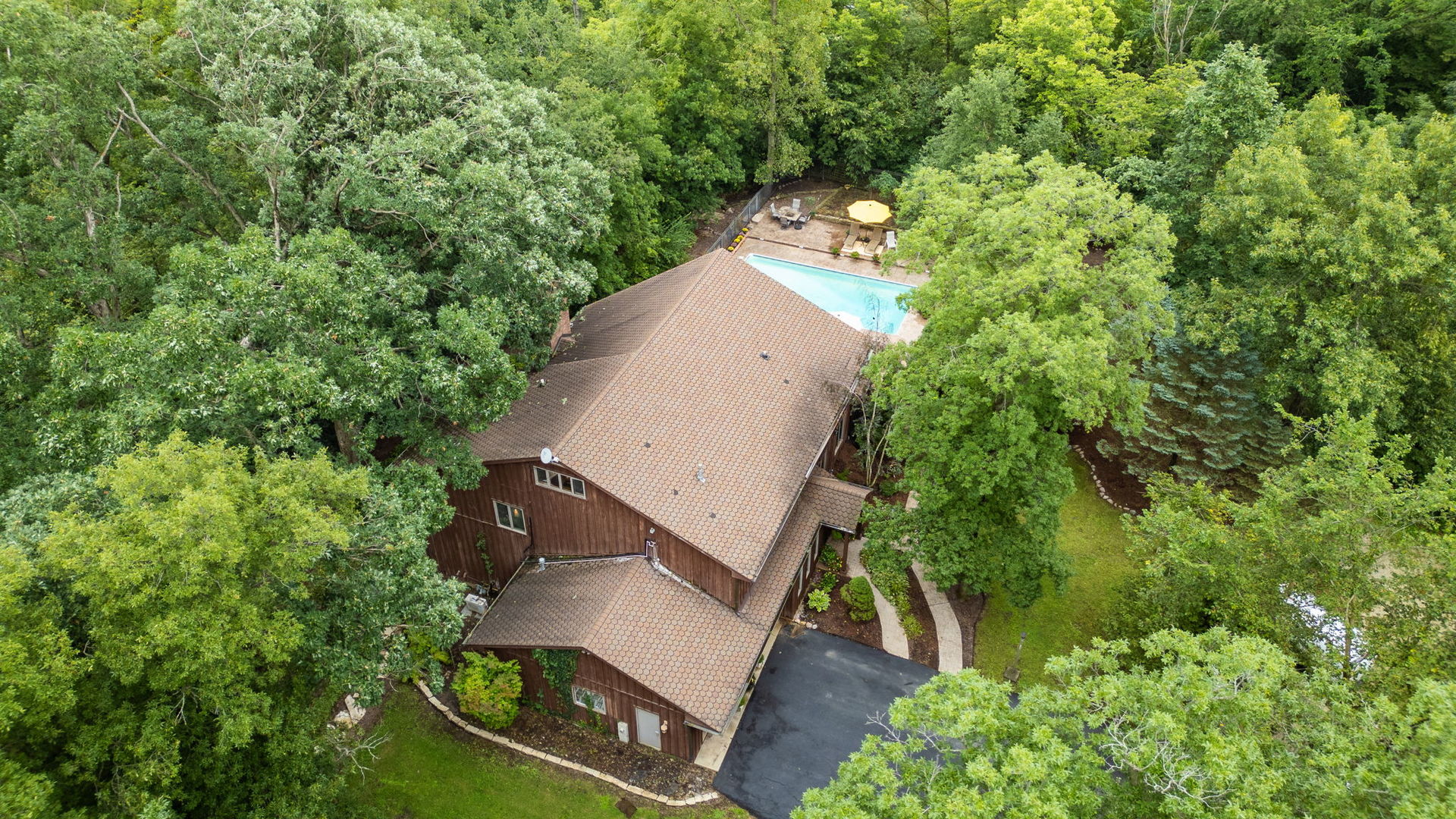 1214 Lantern Lane Property Photo 3