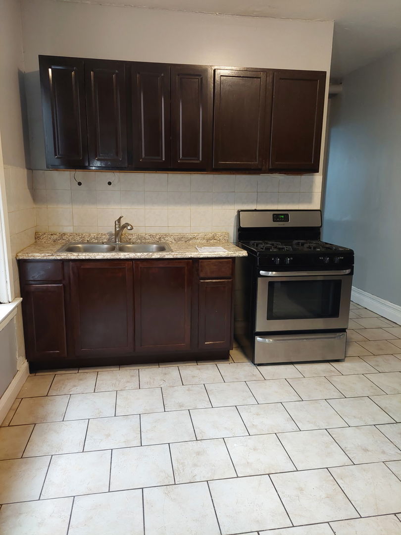 3422 W Armitage Avenue 2r Property Photo 5