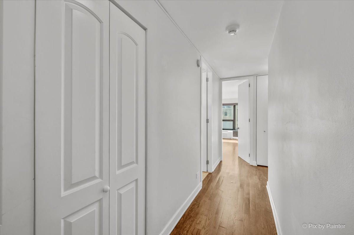 30 E Huron Street 1207 Property Photo 4