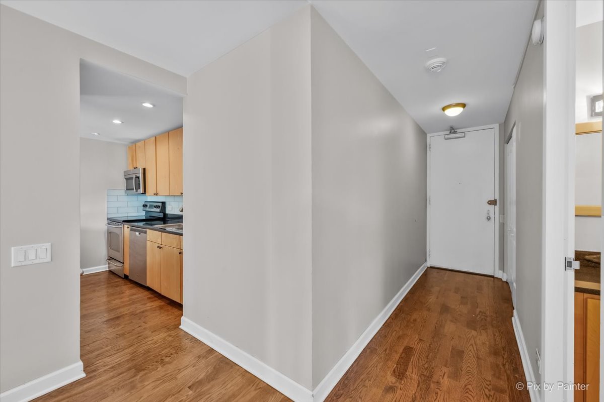 30 E Huron Street 1207 Property Photo 8