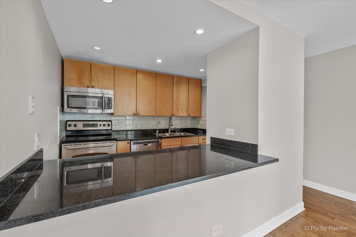 30 E Huron Street 1207 Property Photo 9