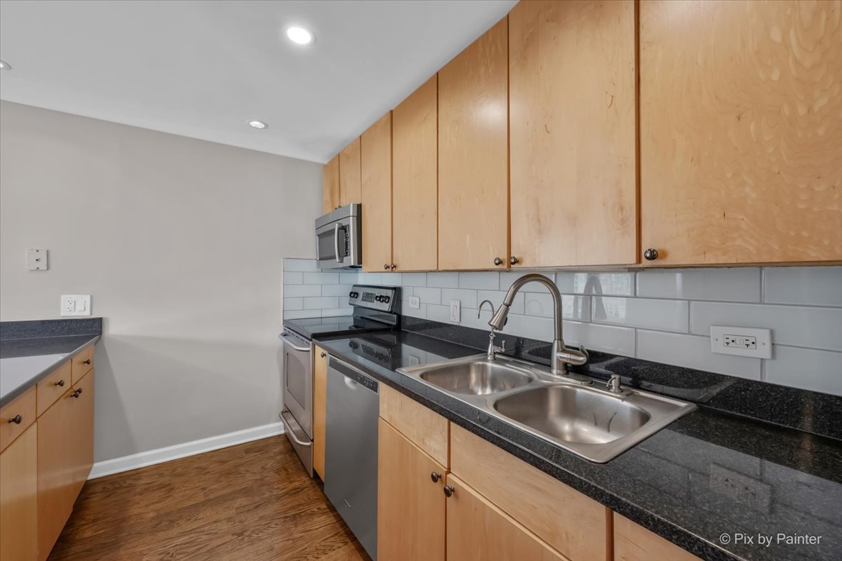 30 E Huron Street 1207 Property Photo 11