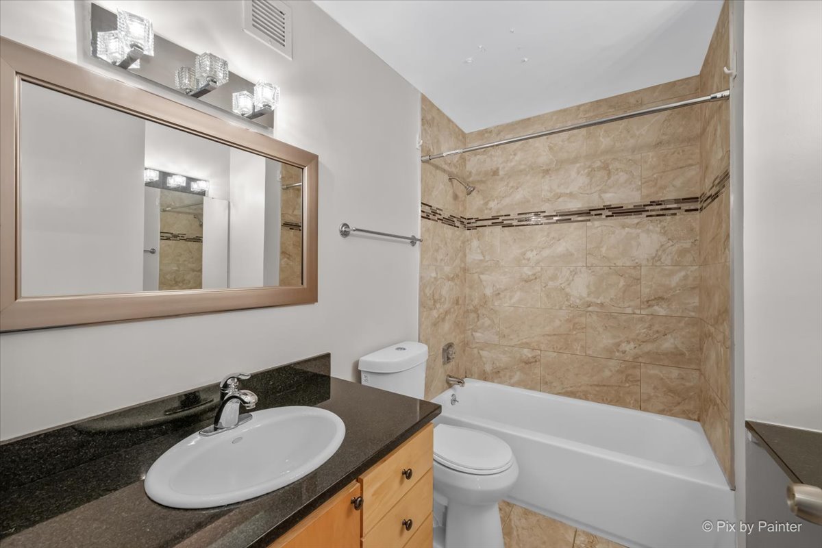 30 E Huron Street 1207 Property Photo 13