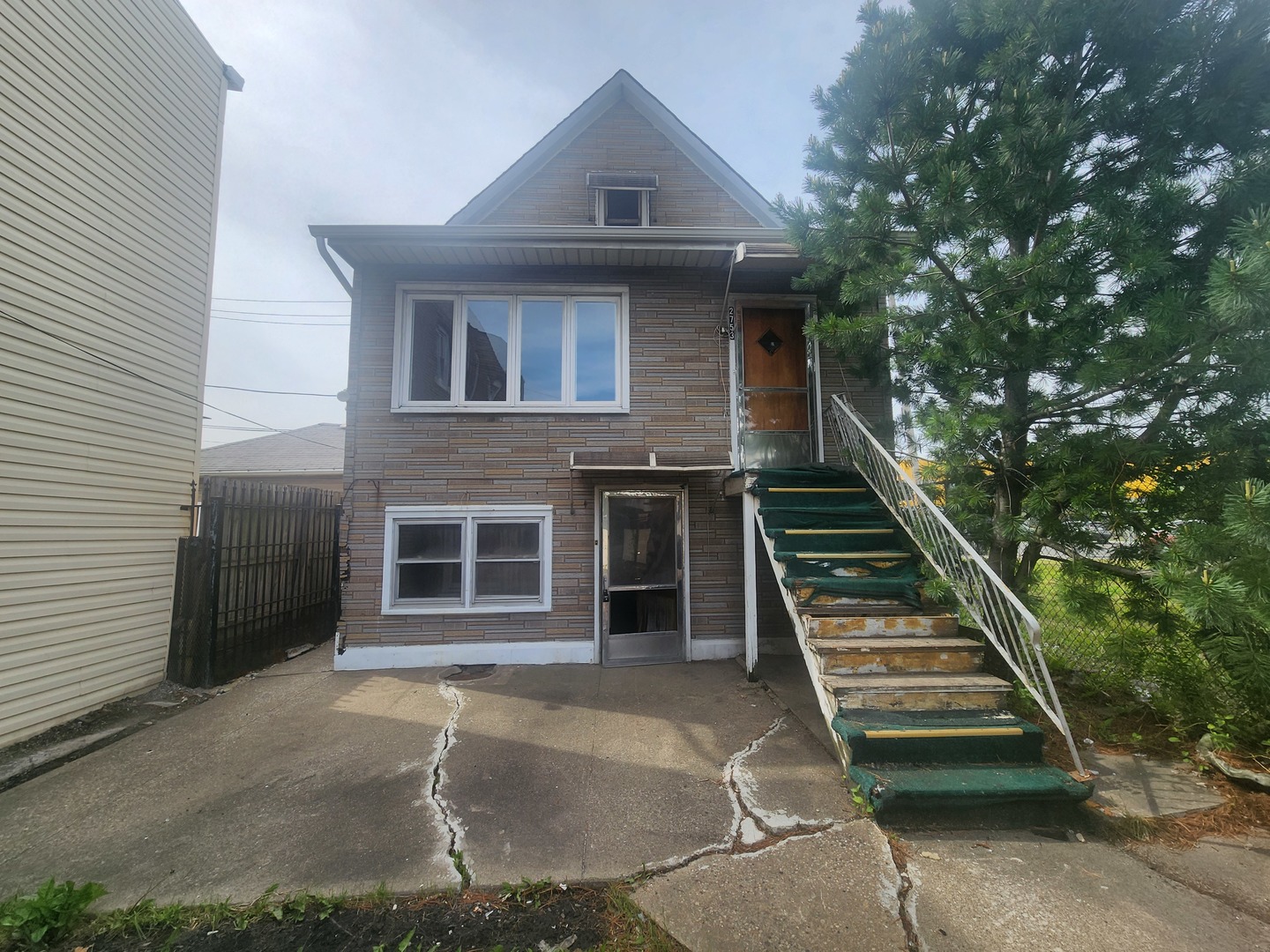 2753 W 47th Street Property Photo 2