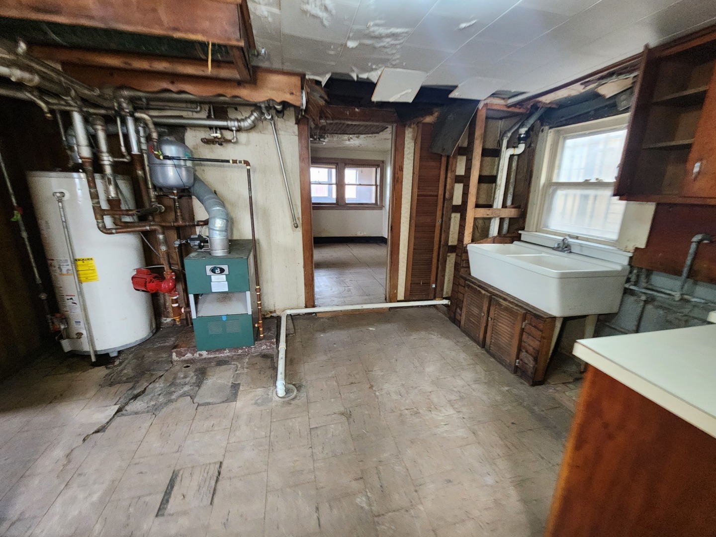 2753 W 47th Street Property Photo 8