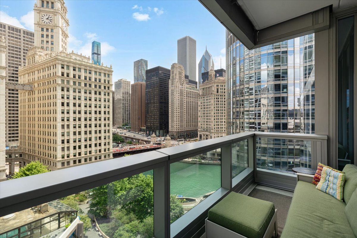 403 N Wabash Avenue 10b Property Photo 6