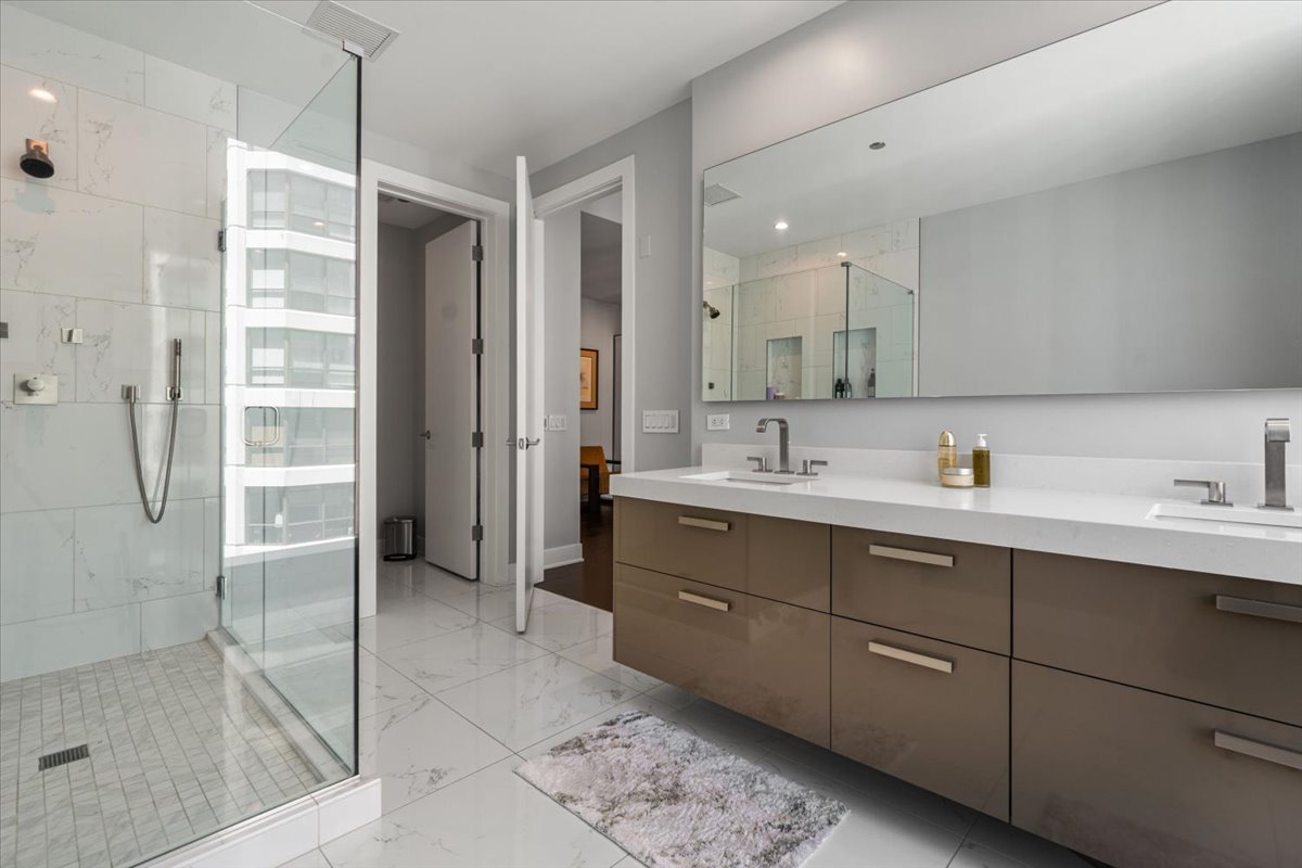 403 N Wabash Avenue 10b Property Photo 19