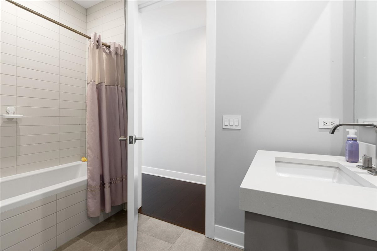 403 N Wabash Avenue 10b Property Photo 22
