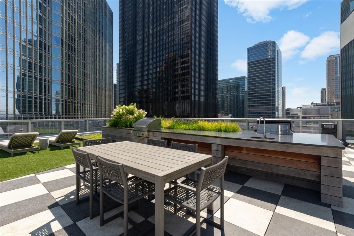 403 N Wabash Avenue 10b Property Photo 31