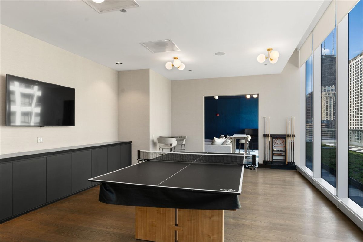 403 N Wabash Avenue 10b Property Photo 35