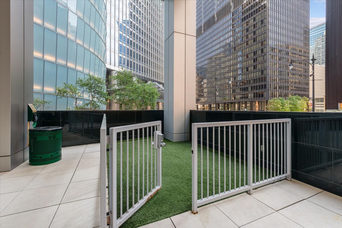 403 N Wabash Avenue 10b Property Photo 38