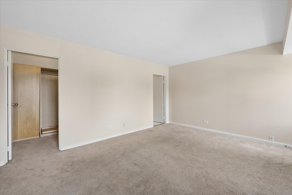 40 E 9th Street 1512 Property Photo 23