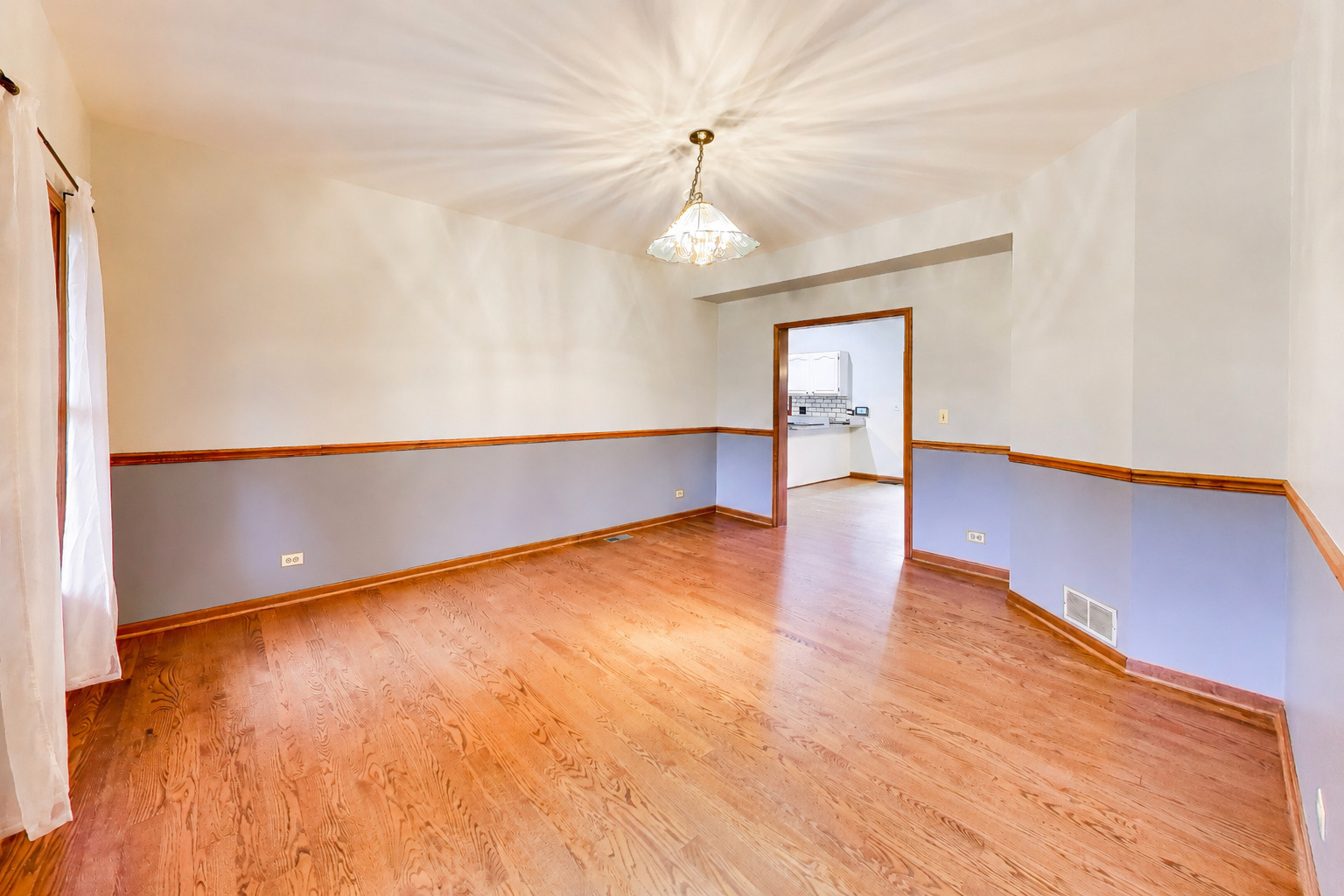 2120 Kenton Lane Property Photo 4