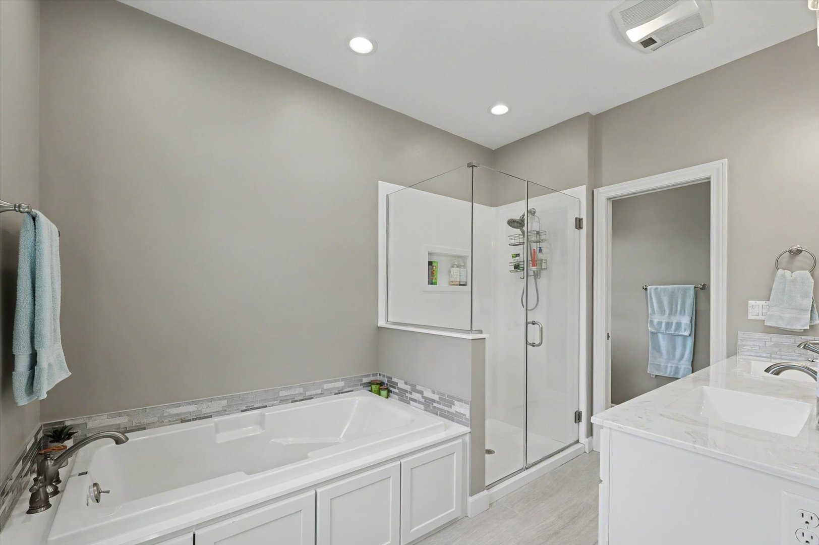 603 Cayman Way Property Photo 31