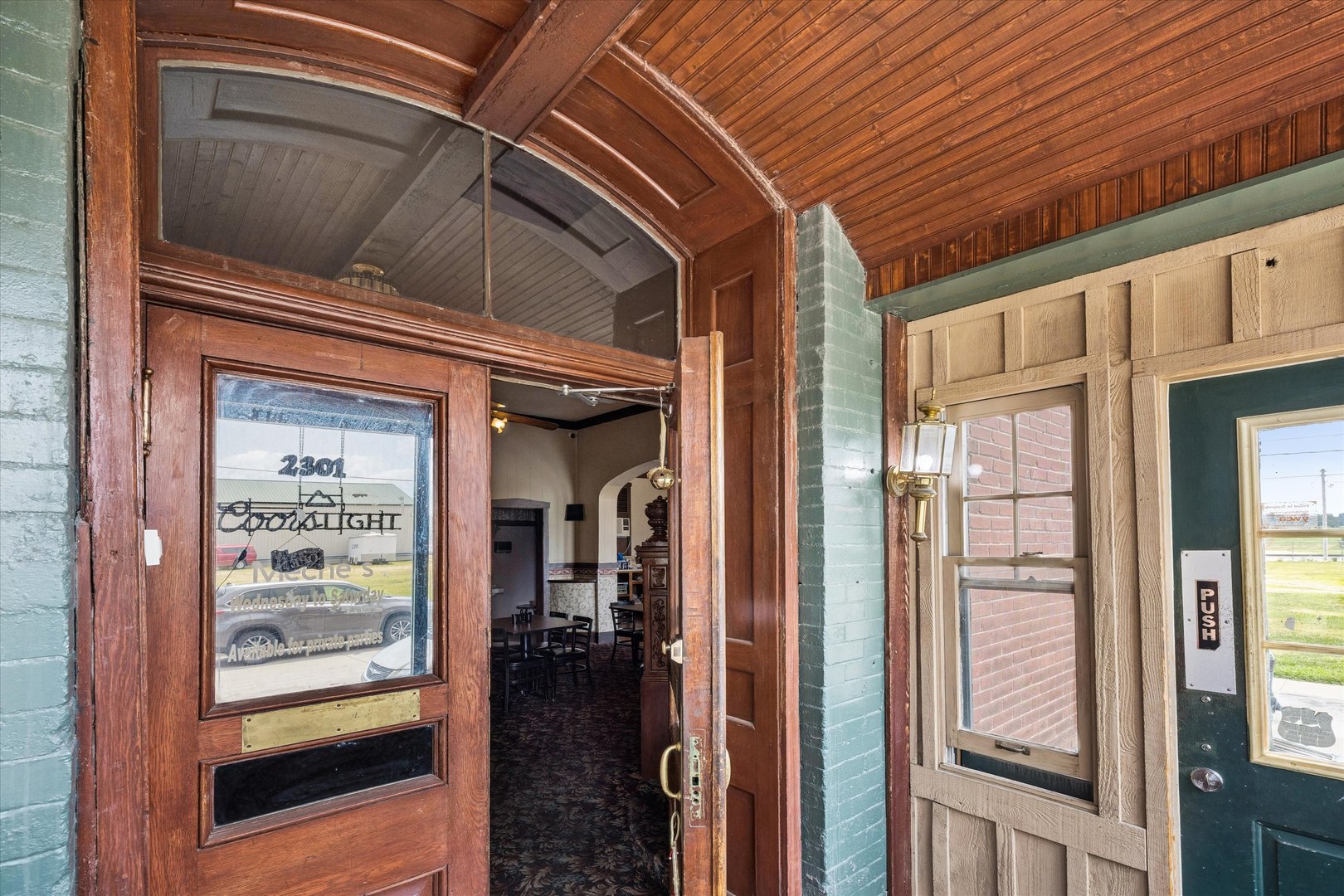 2301 Mckinley Street Property Photo 10