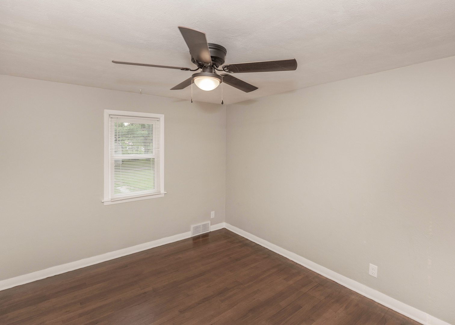 326 W 19th Avenue Property Photo 12
