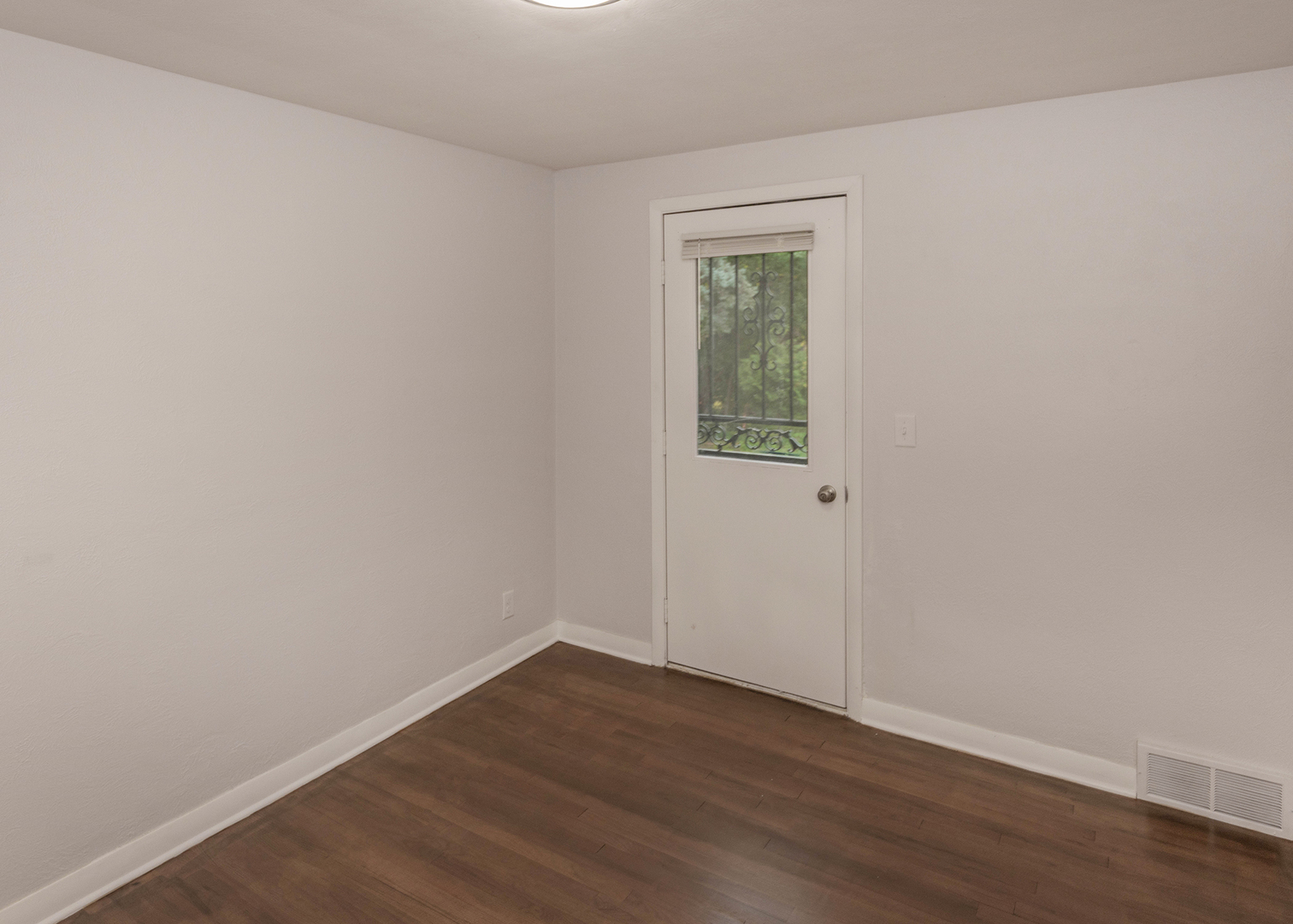 326 W 19th Avenue Property Photo 15