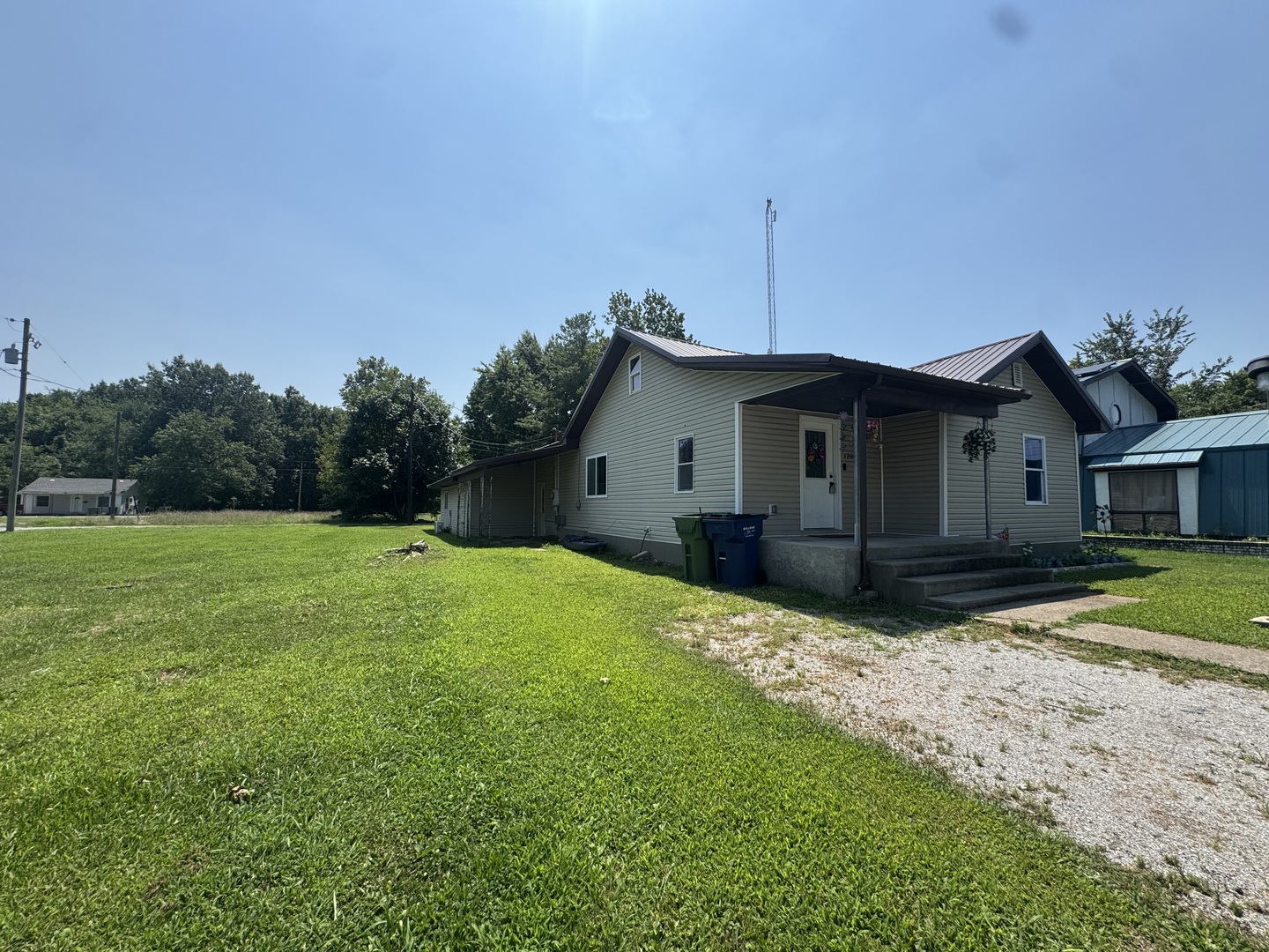 1204 W Oak Street Property Photo 4