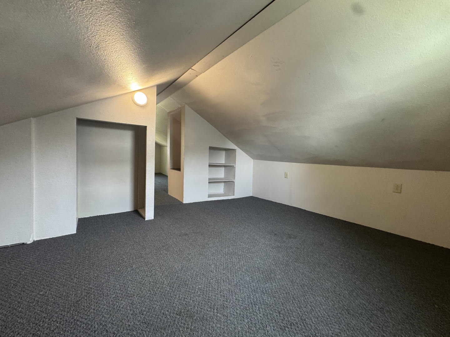 1204 W Oak Street Property Photo 25