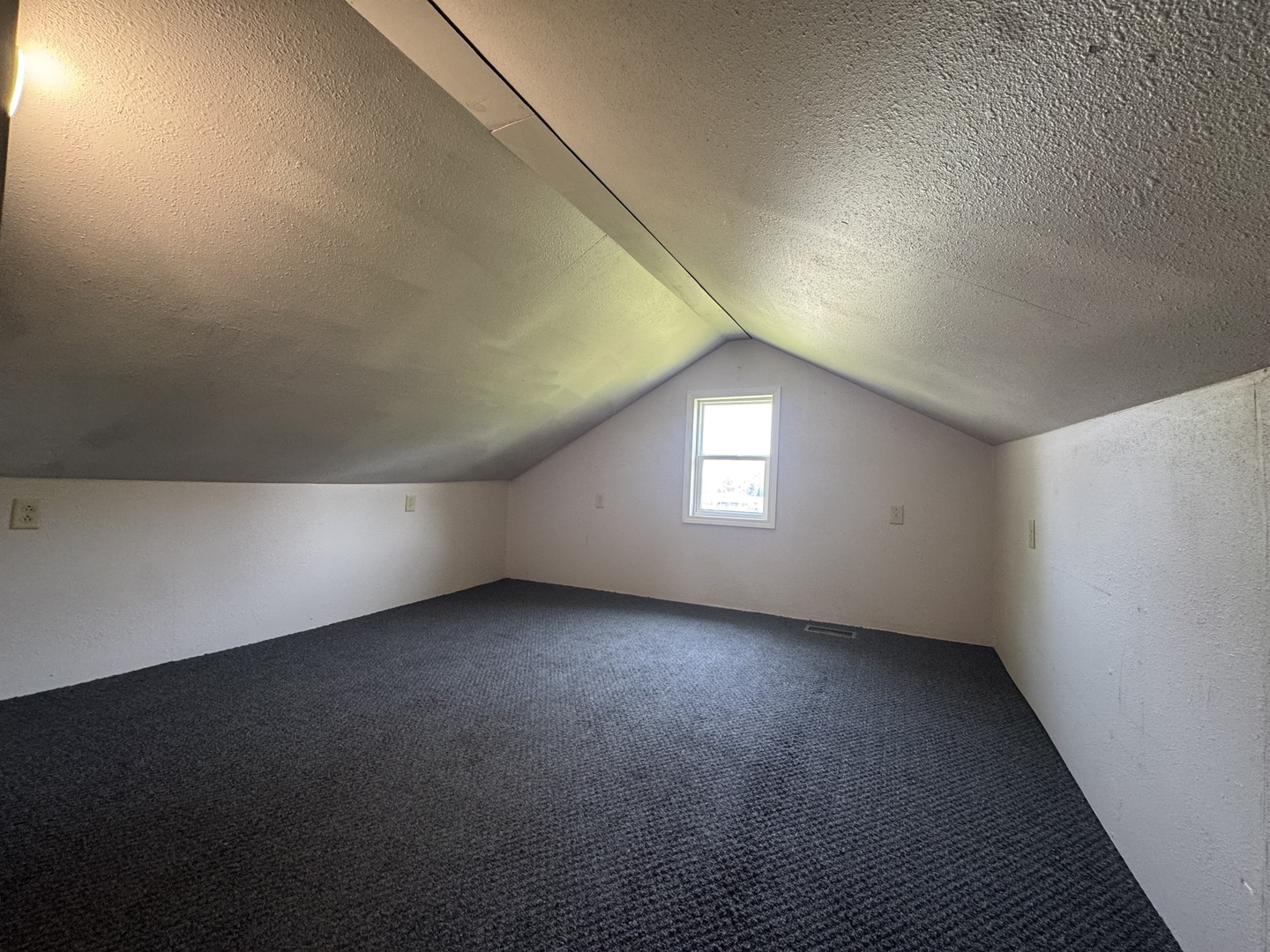 1204 W Oak Street Property Photo 26