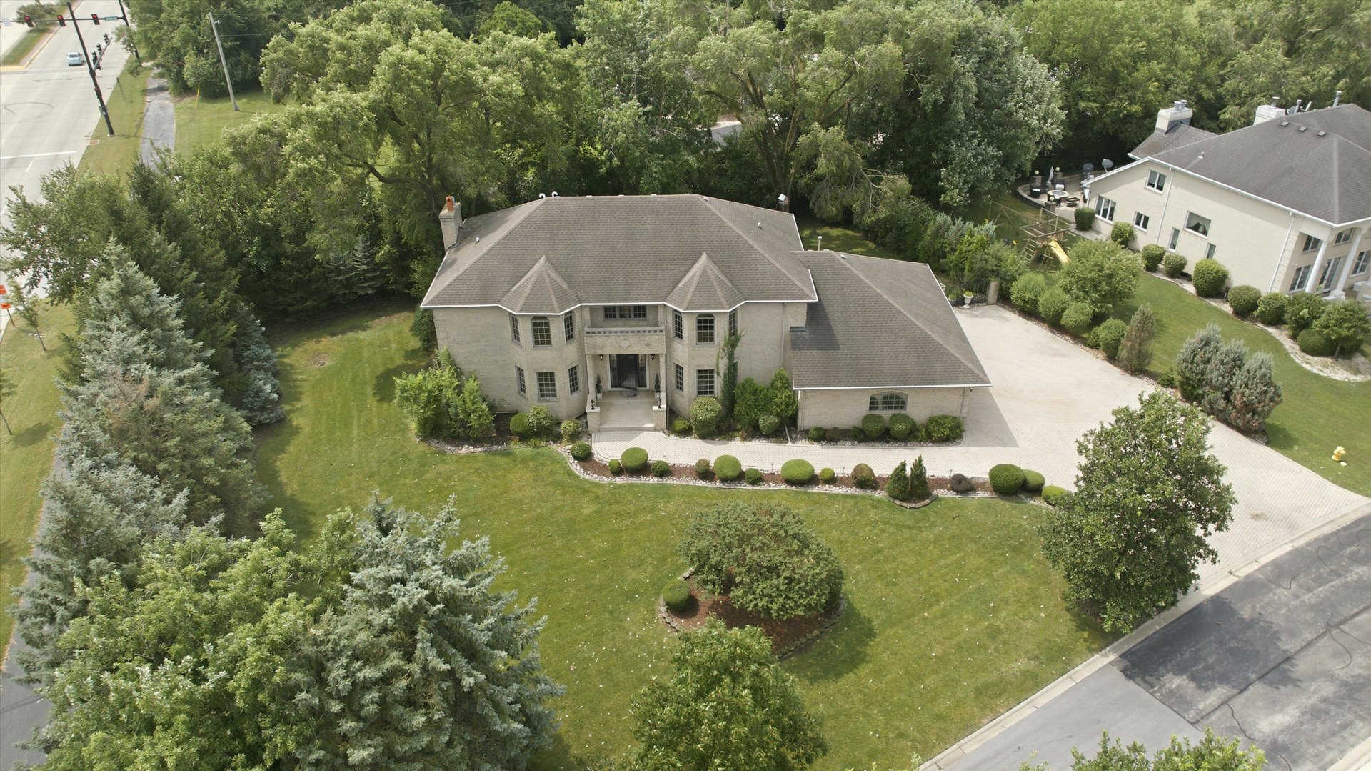 9611 Kris Trail Property Photo 2