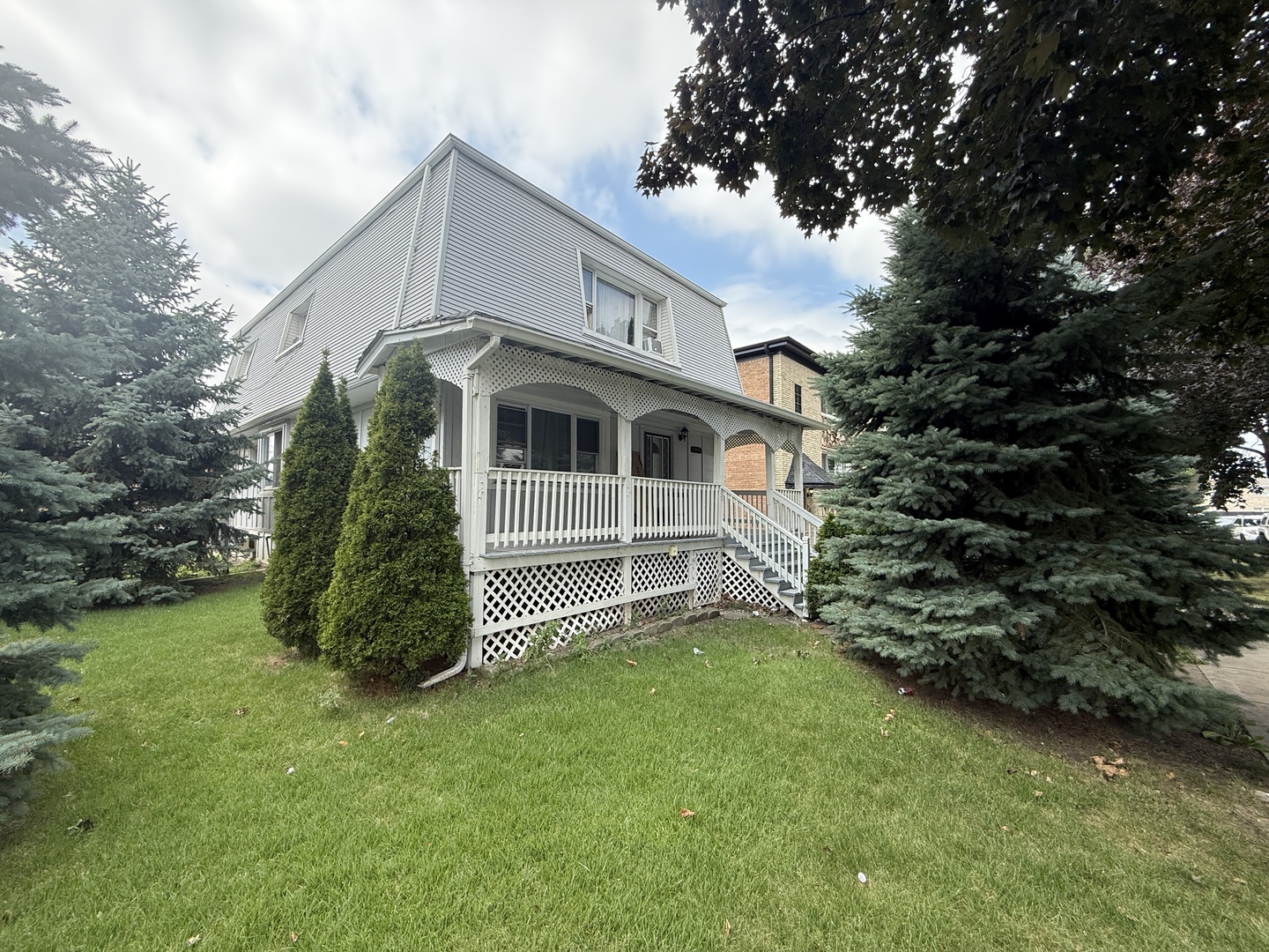 1402 N 16th Avenue Property Photo 1