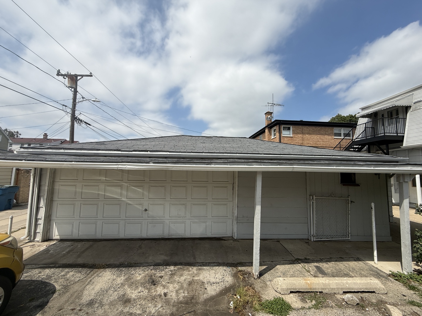 1402 N 16th Avenue Property Photo 3