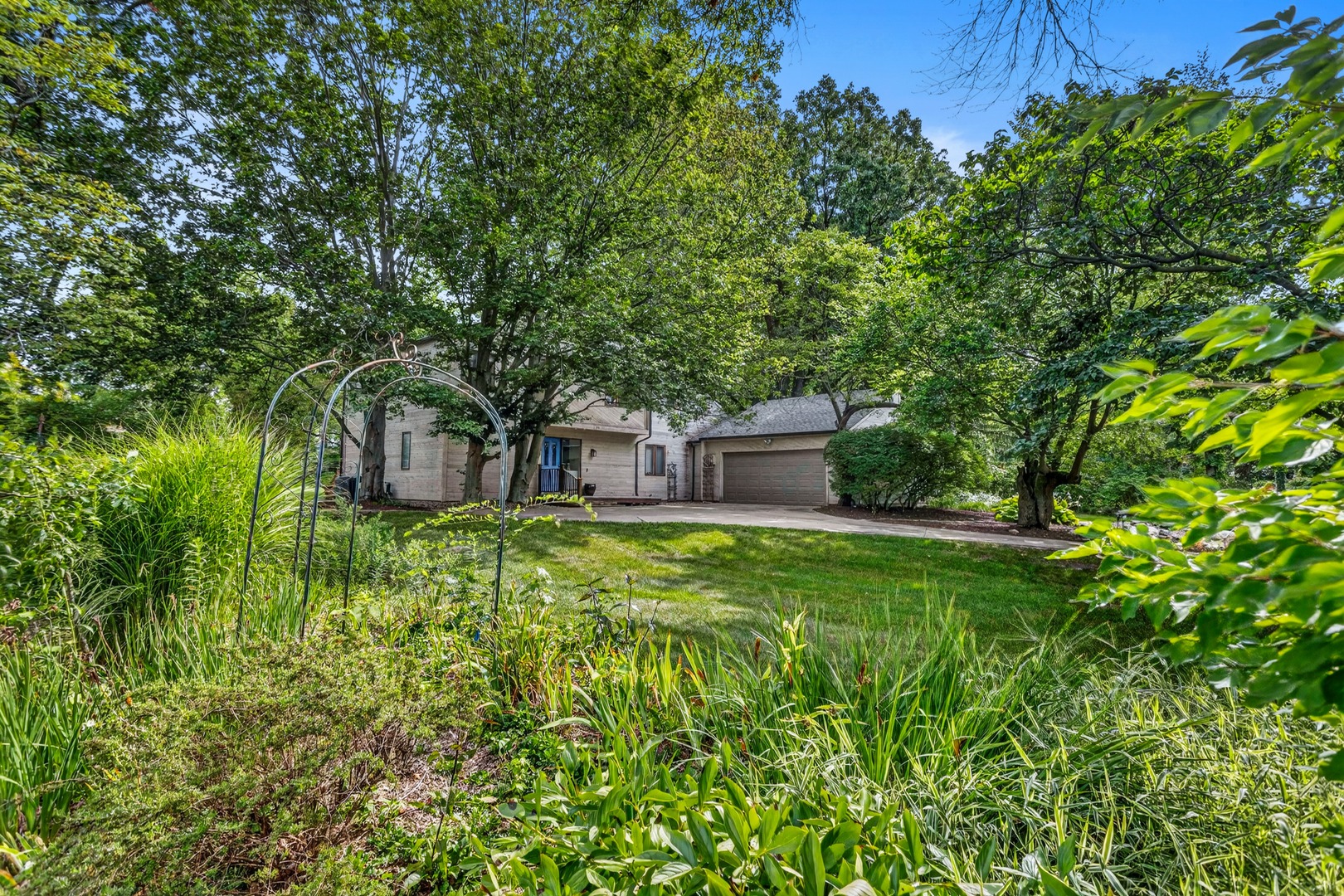 820 Dodds Drive Property Photo 3