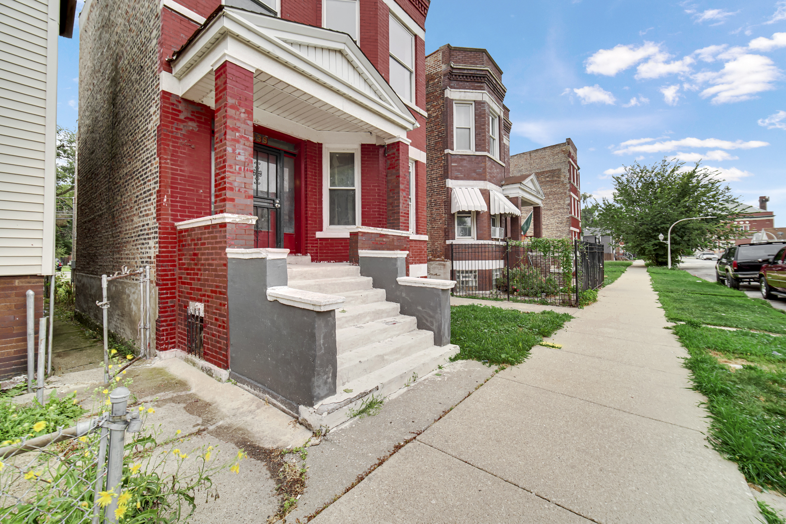 6439 S May Street Property Photo 4