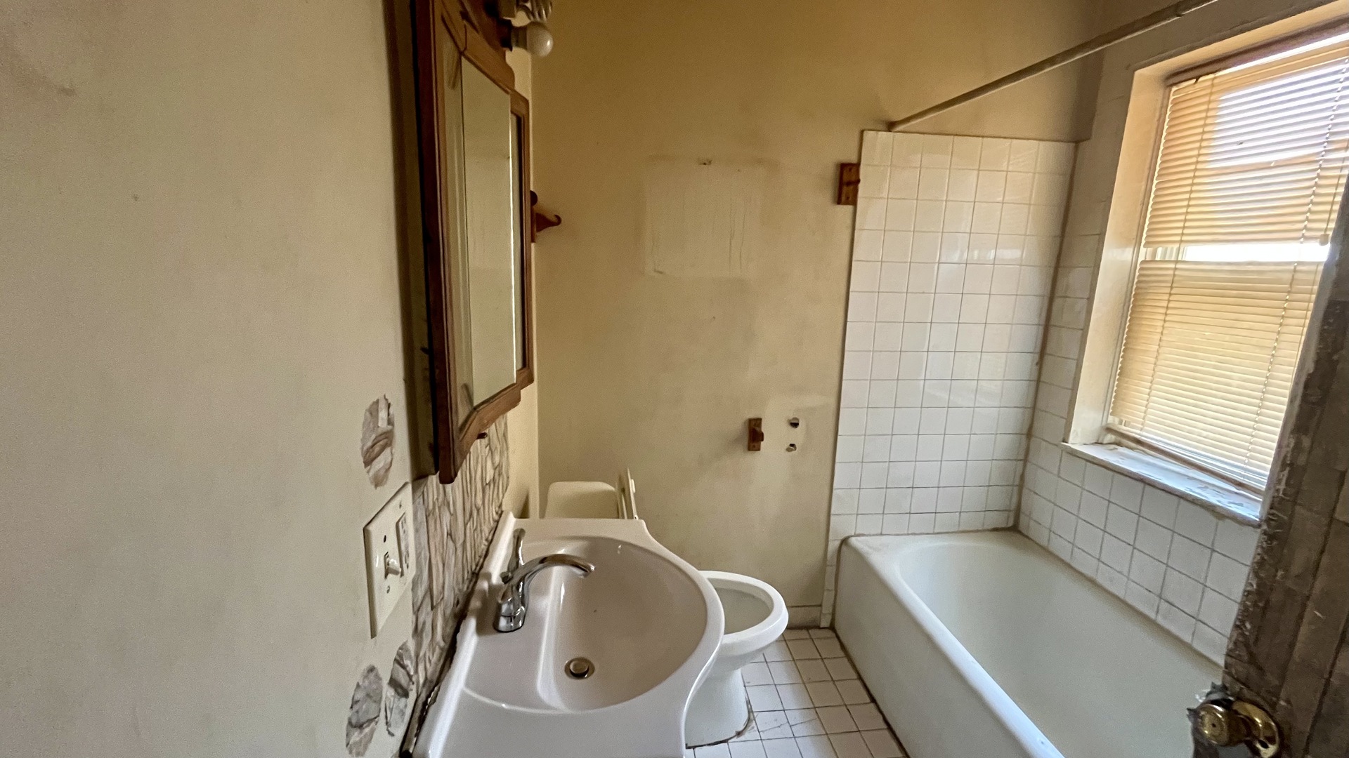 5318 W North Avenue Property Photo 7