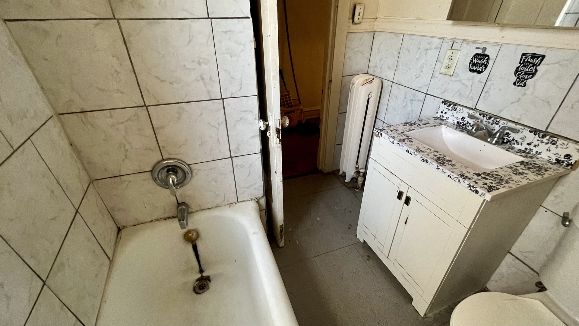 5318 W North Avenue Property Photo 8