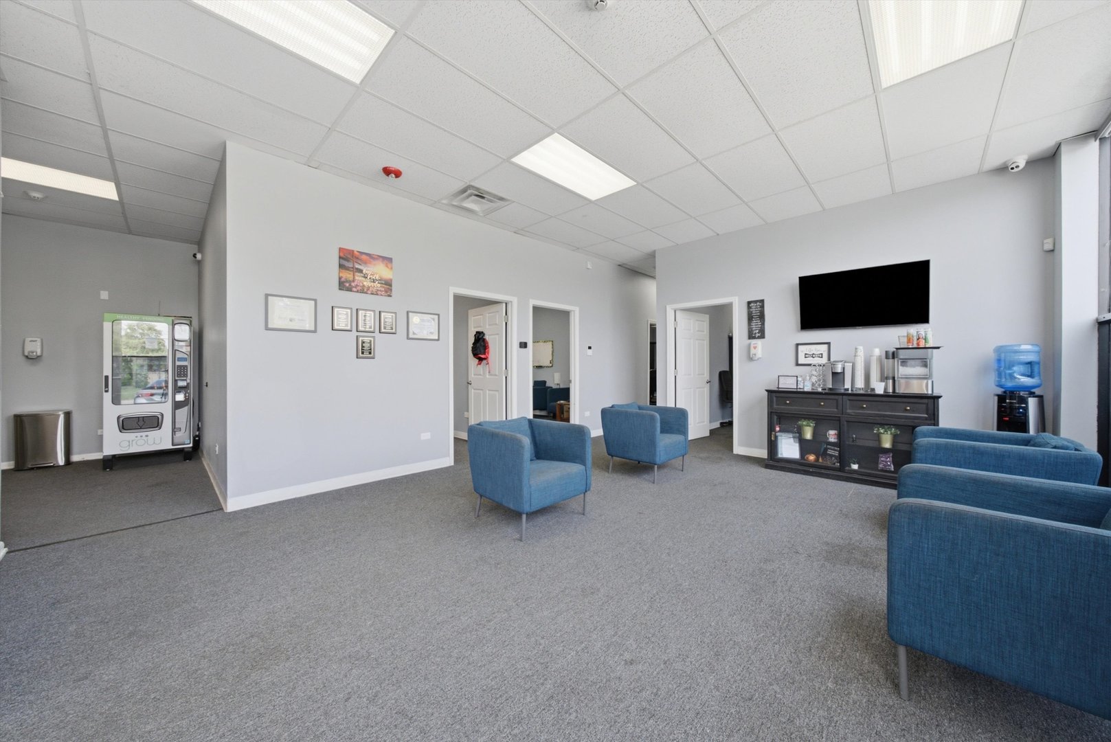 4049 Washington Boulevard Property Photo 4