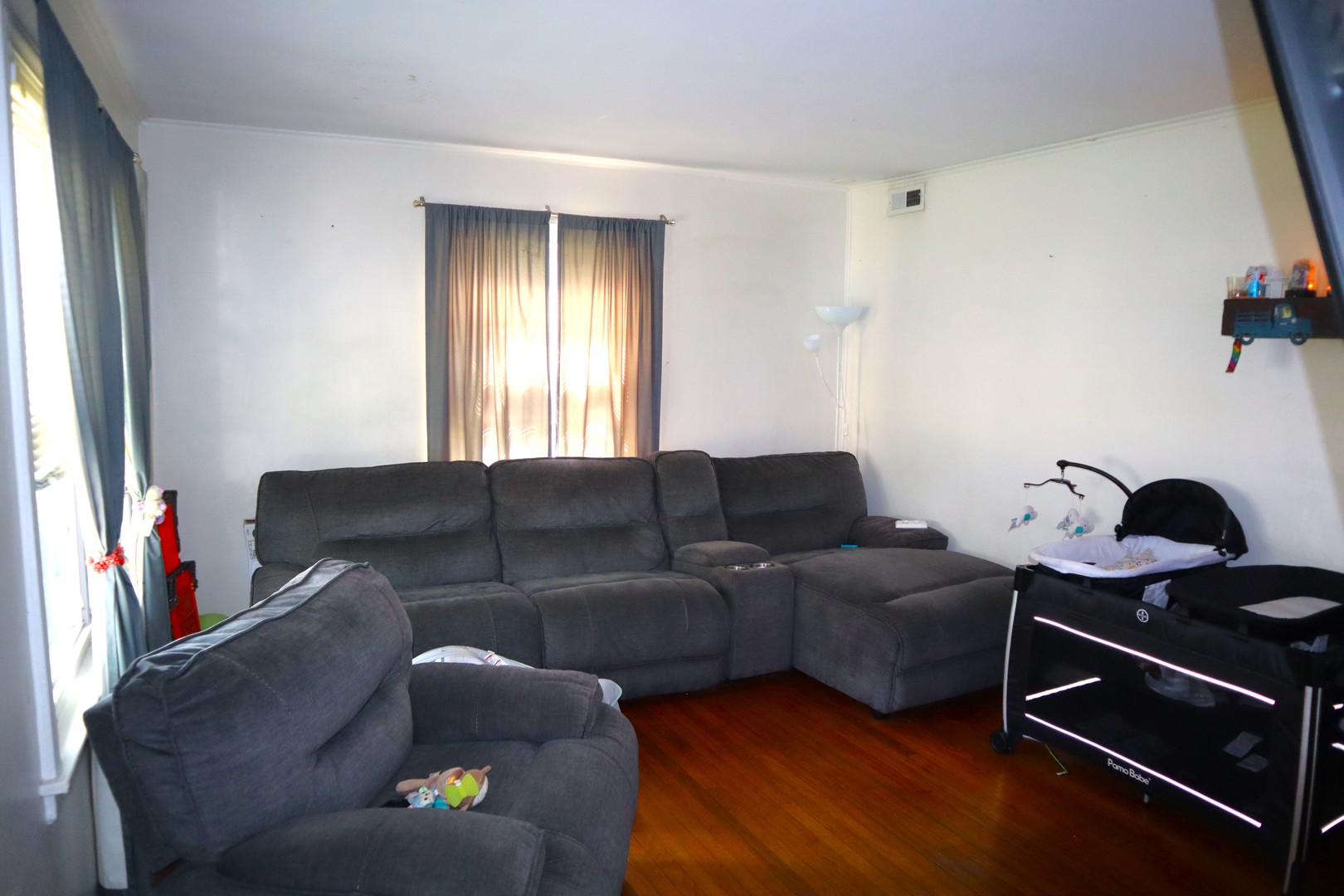 15634 Ridgeway Avenue Property Photo 2