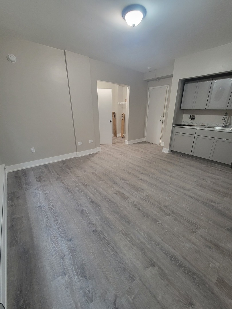 312 N Central Avenue 2 Property Photo 8