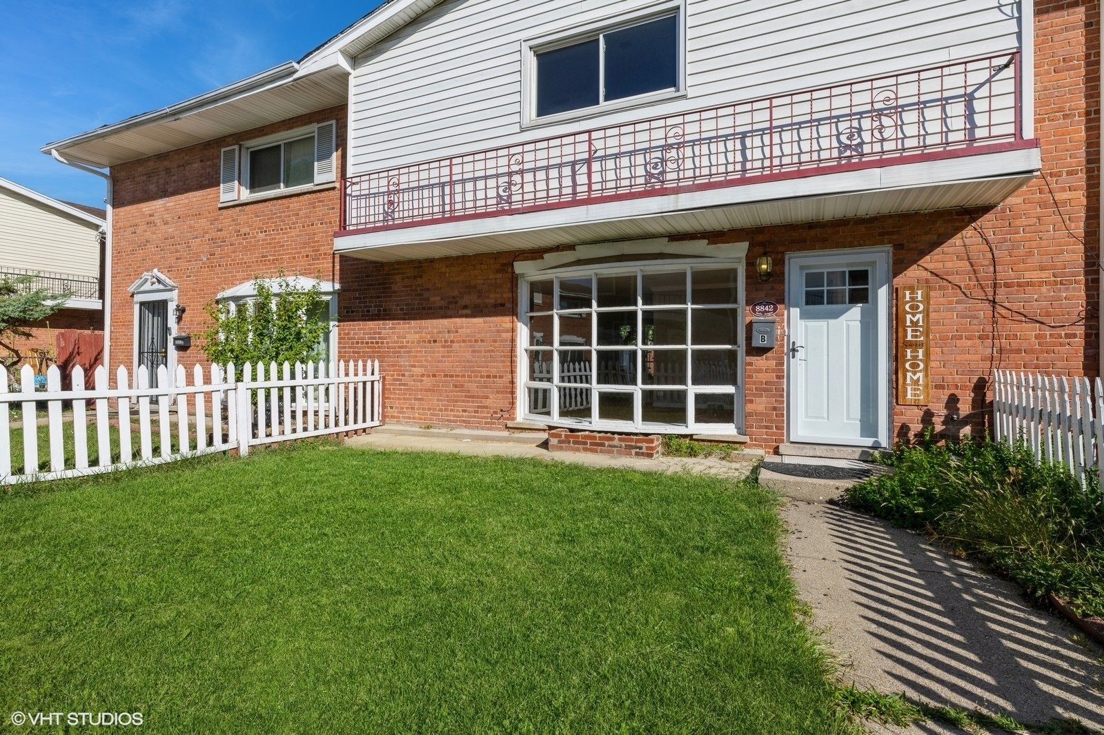 8842 Dee Road B Property Photo 1