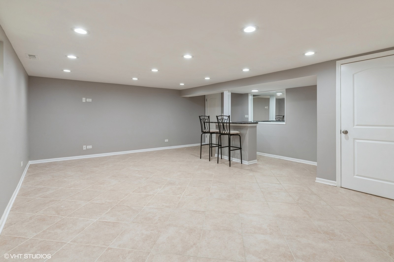8842 Dee Road B Property Photo 22