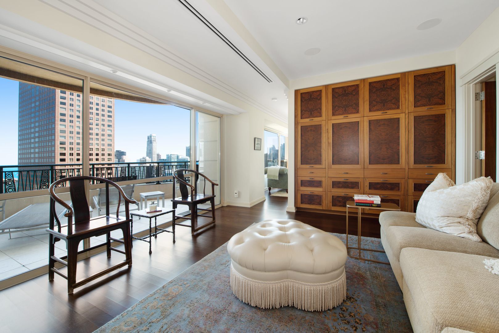 800 N Michigan Avenue 4201 Property Photo 18