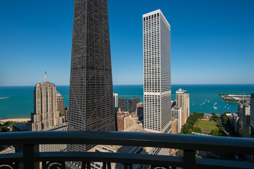 800 N Michigan Avenue 4201 Property Photo 32