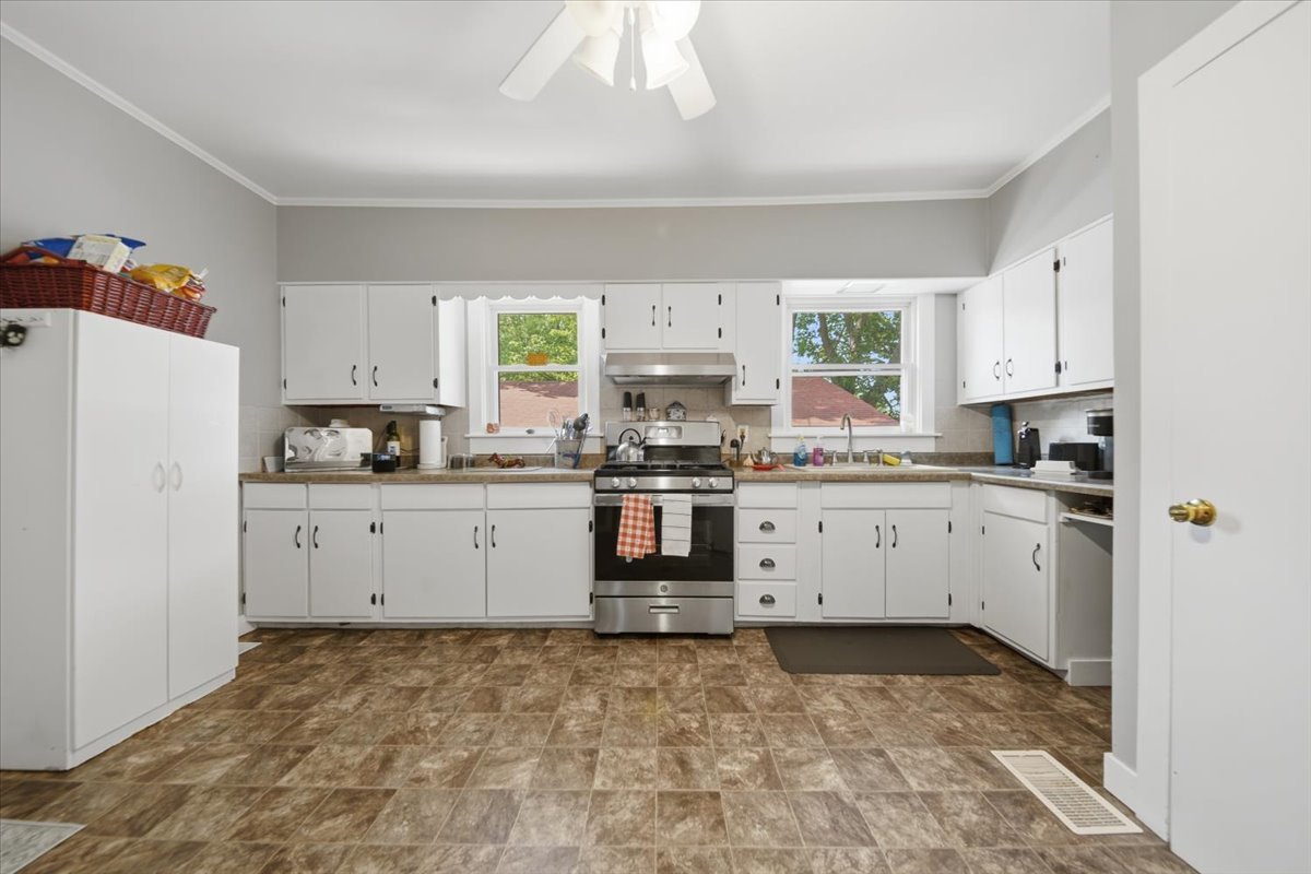 1201 2nd Avenue Property Photo 12