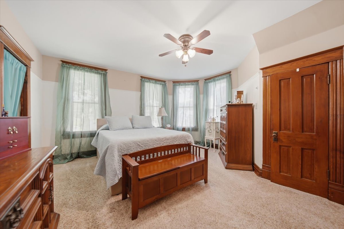 1201 2nd Avenue Property Photo 18