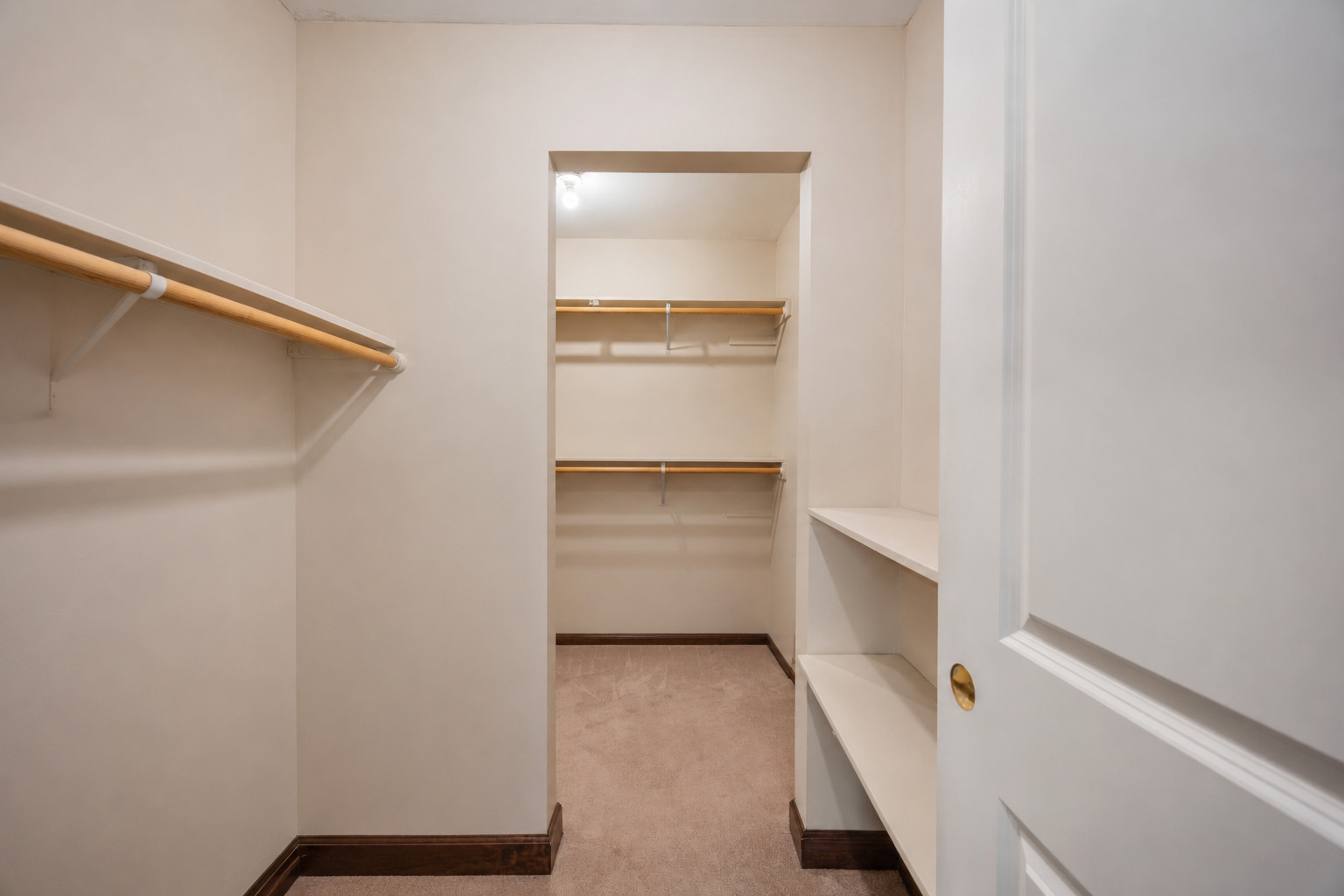 0n555 Pondview Court Property Photo 15