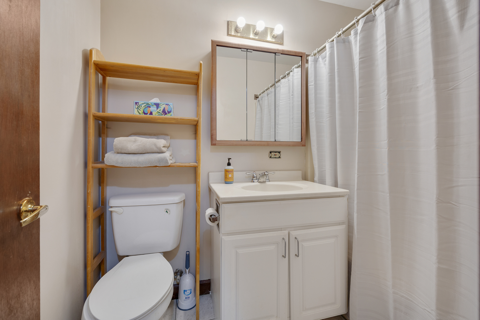 0n555 Pondview Court Property Photo 17