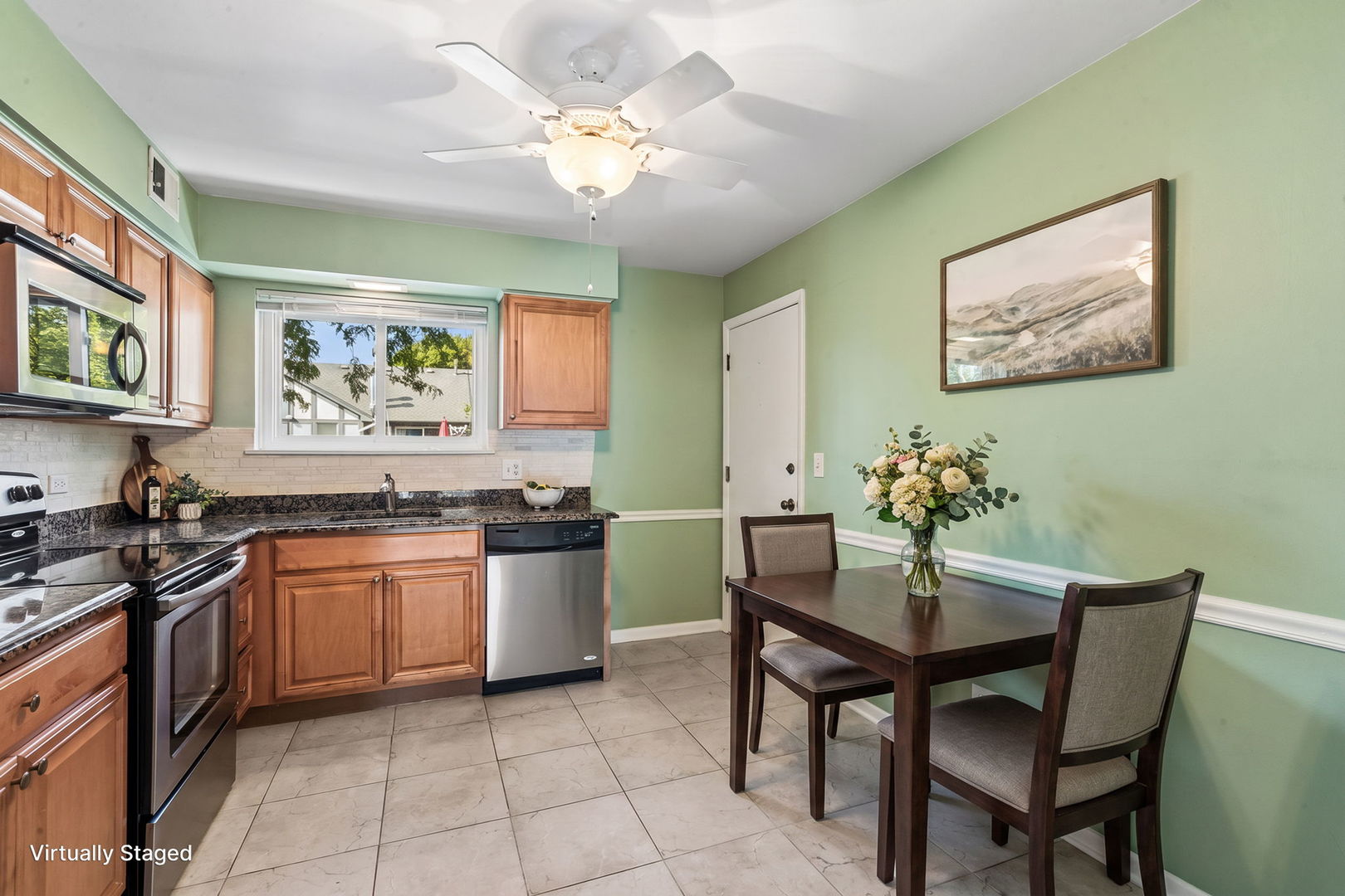 876 S Plum Grove Road 208 Property Photo 11